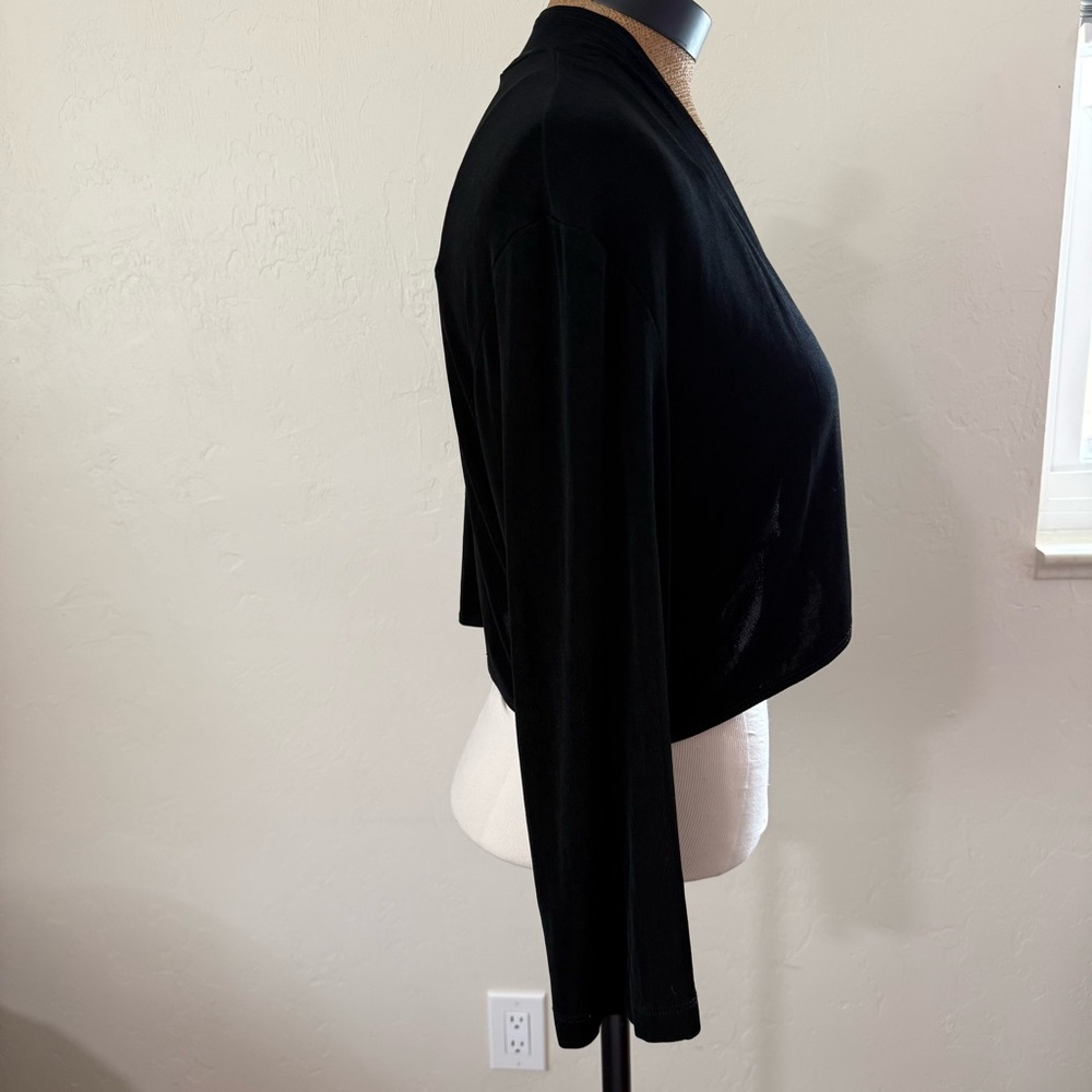Chico’s Travelers black long-sleeved, open-front cropped bolero shrug Sz 2 Large - Picture 2 of 4